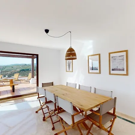 Royal Golf Casares Penthouse 埃斯特波纳